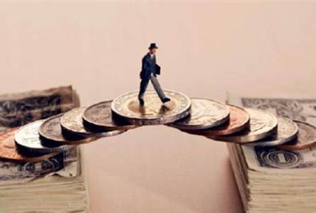 美元走软市场避险升温 现货黄金能否延续涨势？