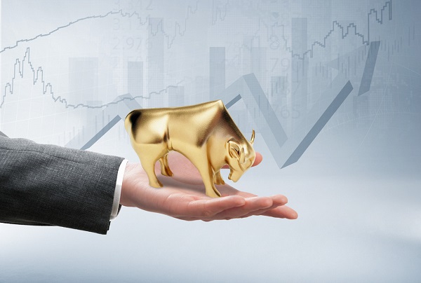 美元反弹与风险情绪升温施压黄金，关注美通胀数据指引新方向