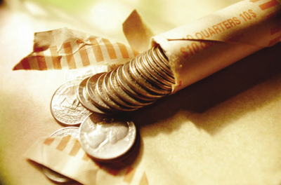 黄金价格周三震荡收跌，特朗普政府人事调整引发关注